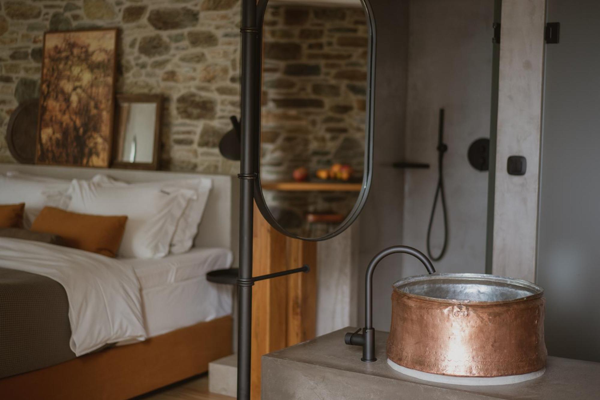 Adama Guest house *